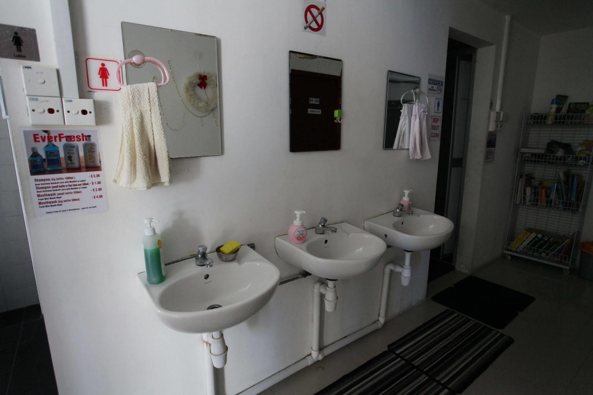 May & May Student Hostel Singapore Ngoại thất bức ảnh